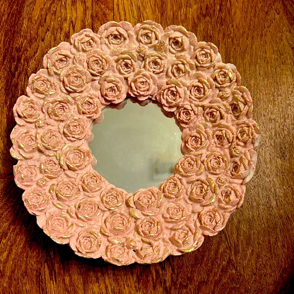 A 3 piece wall decor set.